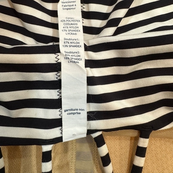 Lululemon Free to Be Tank Top in Classic Black & White Stripe - Size 6 - Picture 9 of 12